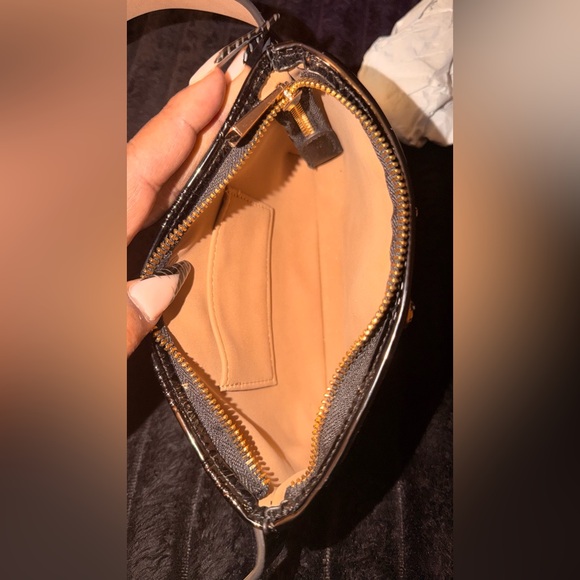 Michael Kors Black Patent Embossed MK Logo Belt Bag with Gold Hardware - Picture 10 of 10